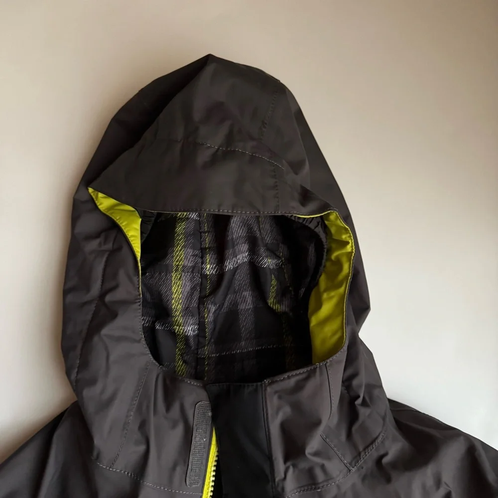 The North Face Boys Hyvent 2-in-1 Hooded Shell Jacket - Size Large (14/16) Used - Picture 2 of 13